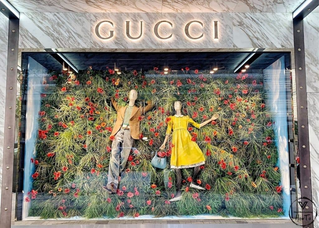 Escaparate Gucci otoño-invierno con prado floral